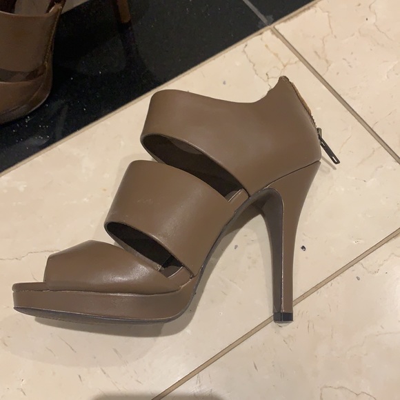 ALDO high heels rarely worn - Picture 2 of 4